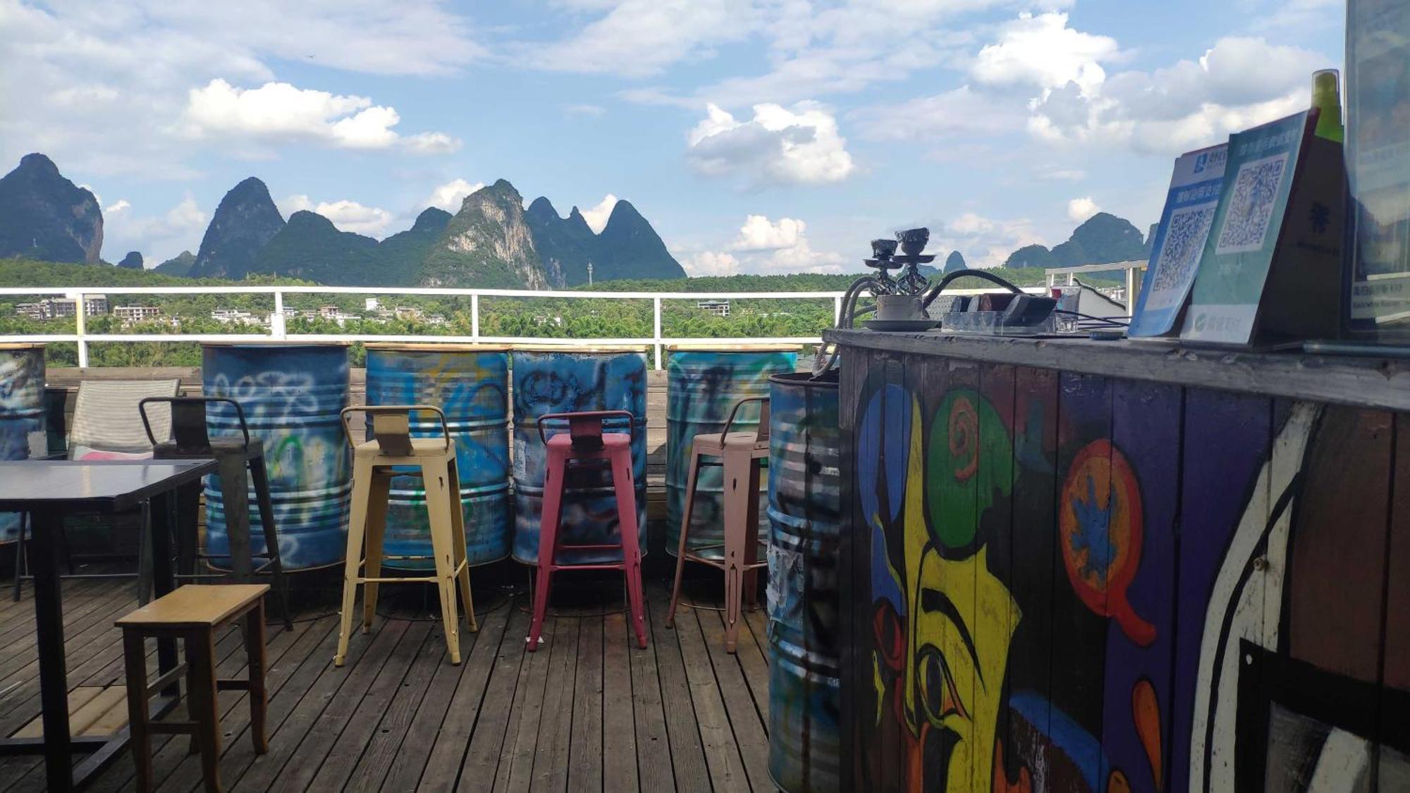 Showbiz Hostel Yangshuo Exterior foto